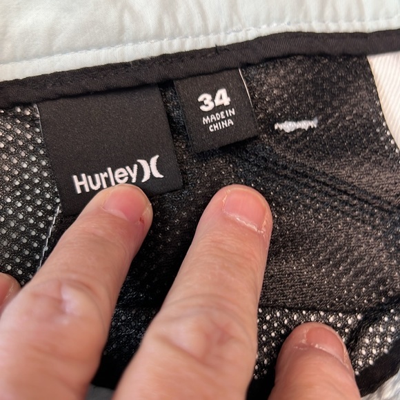 Hurley - Picture 6 of 10